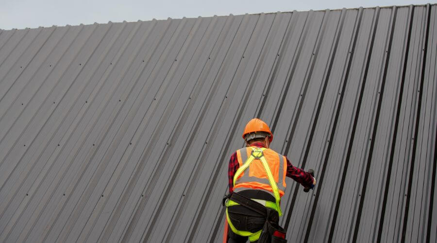 Professional residential roofers in East Bank, WV